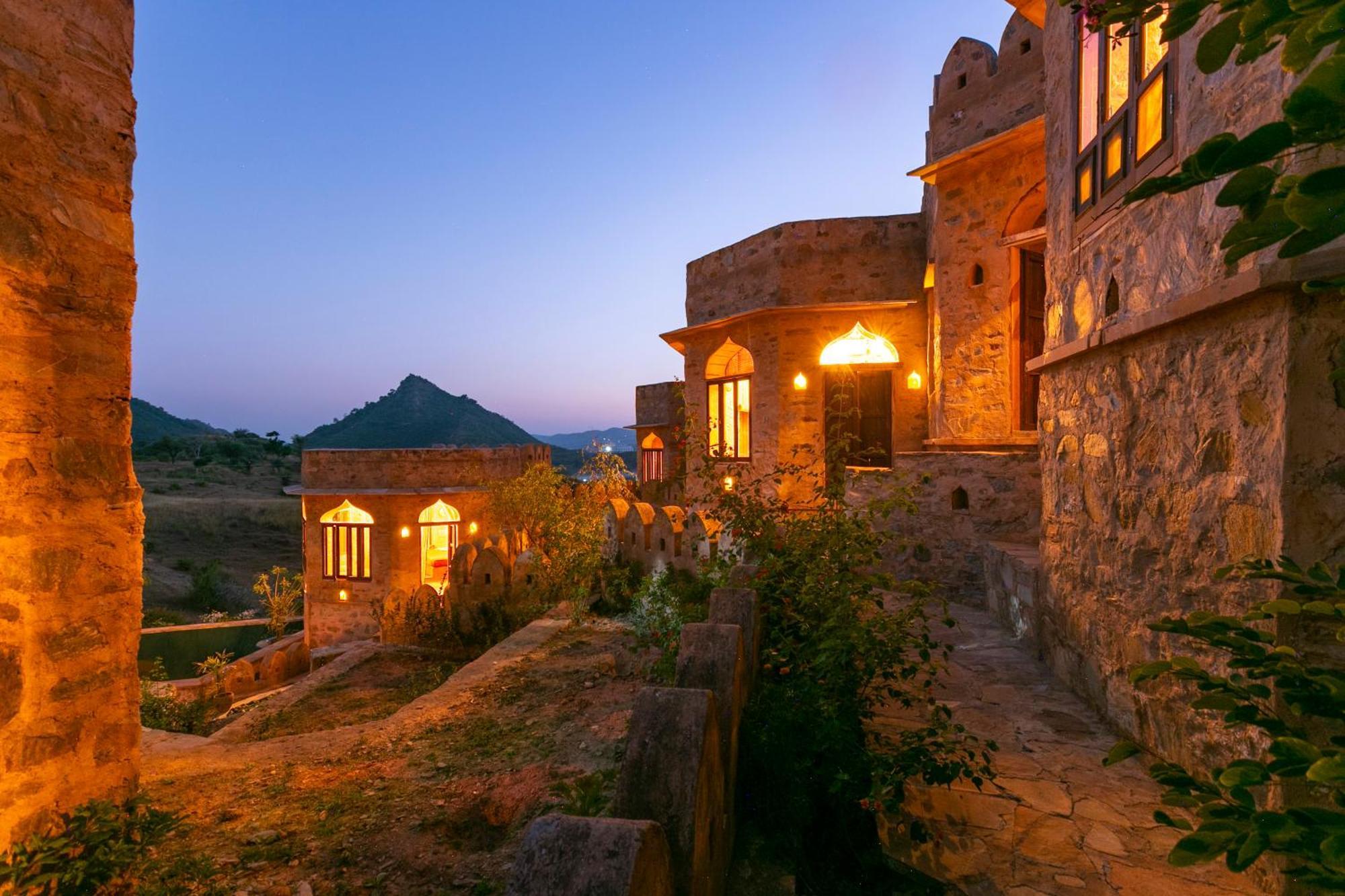 우다이푸르 Manmatha A Luxury Retreat B&B 외부 사진